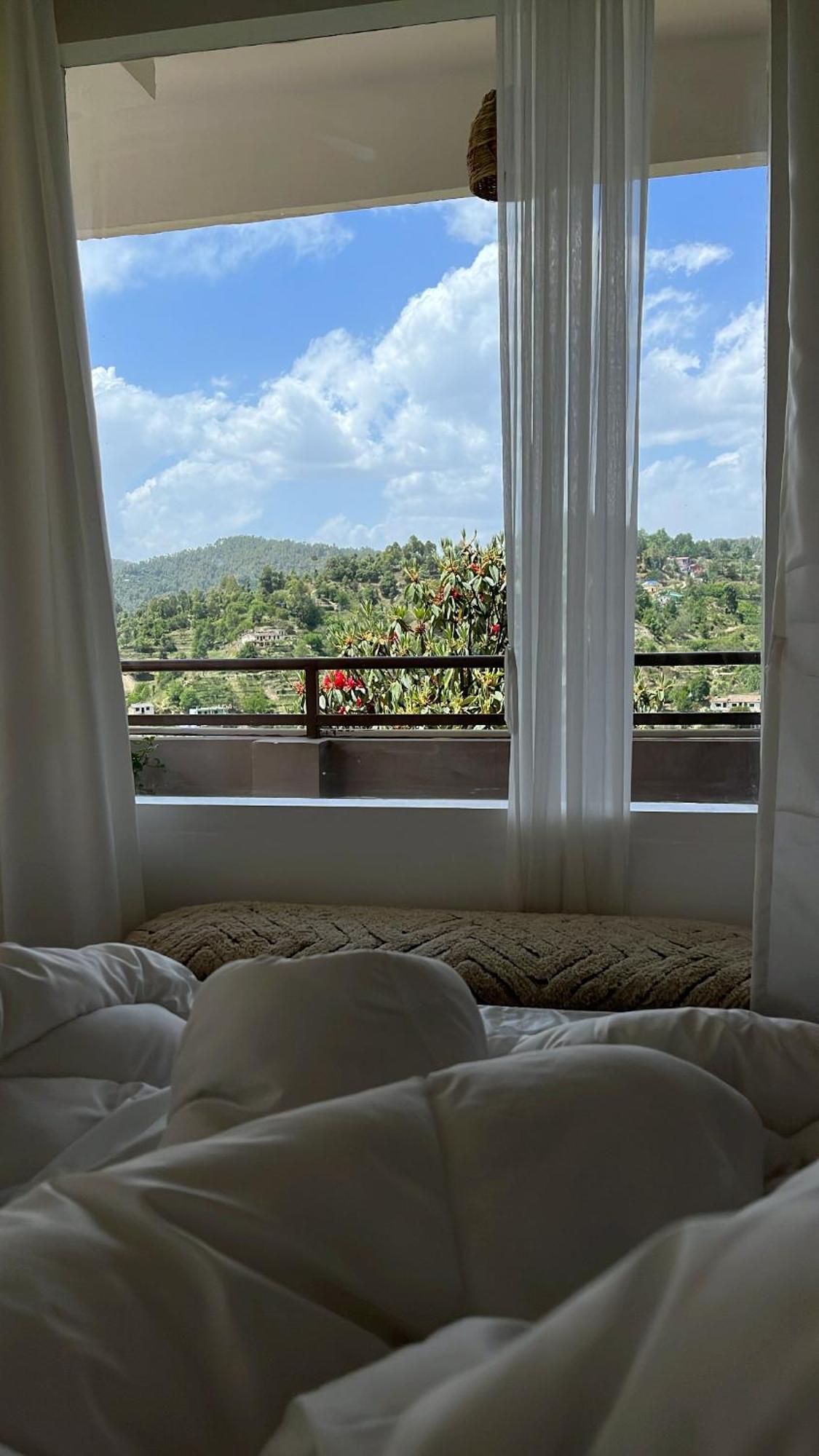 Exstasy - Bathtub & Cafe - Your Romantic & Cozy Getaway - Thhpsociety - Homestay *