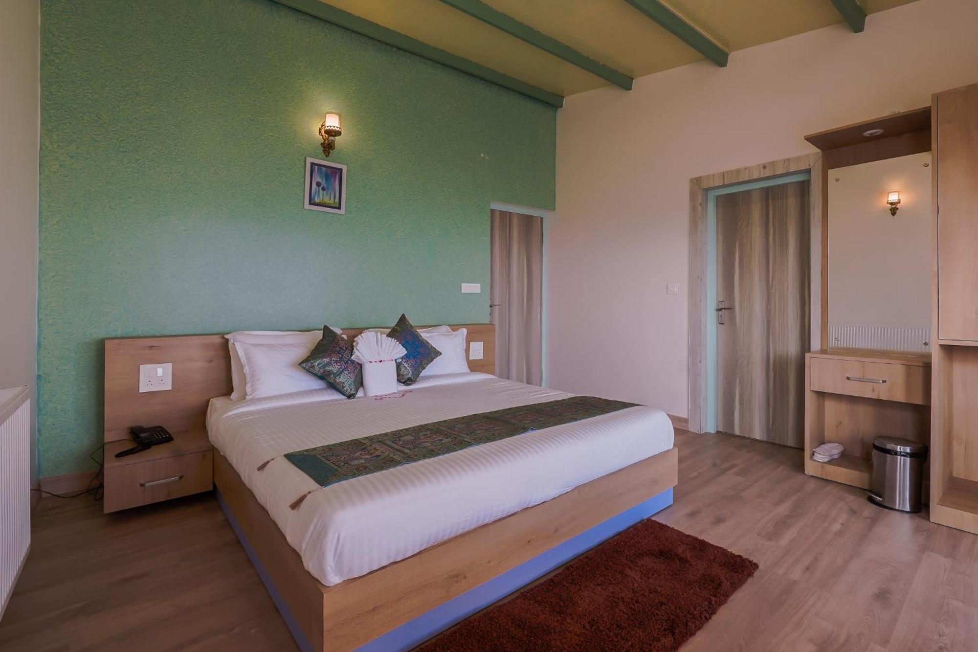 Adrushya Estates Luxury Suites, 3* Mukteshwar