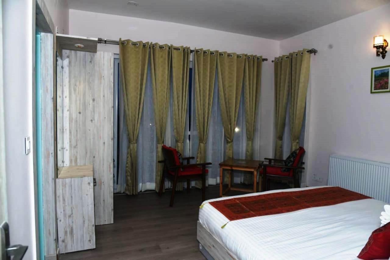 Adrushya Estates Luxury Suites, Mukteshwar