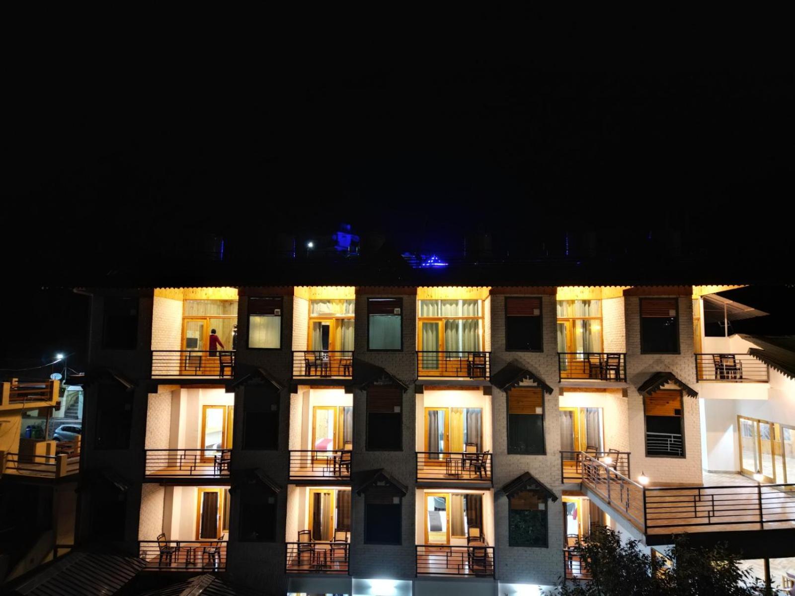 The Golden Castle 3* Mukteshwar
