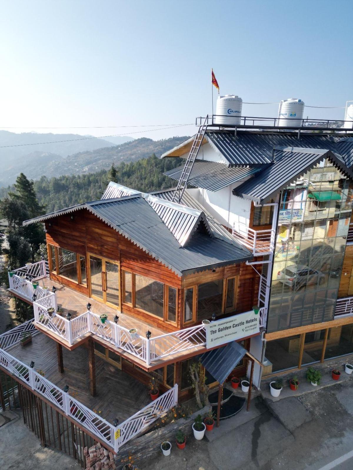 The Golden Castle Hotel 3*