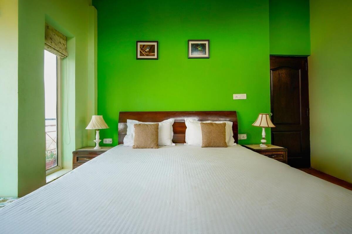 Mountain View 3bhk L The Wayfarer's Holiday home Mukteshwar