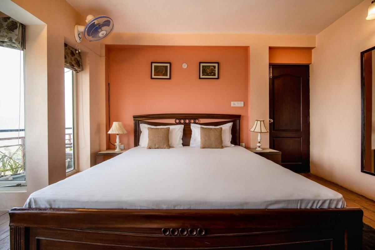Mountain View 3bhk L The Wayfarer's Holiday home *