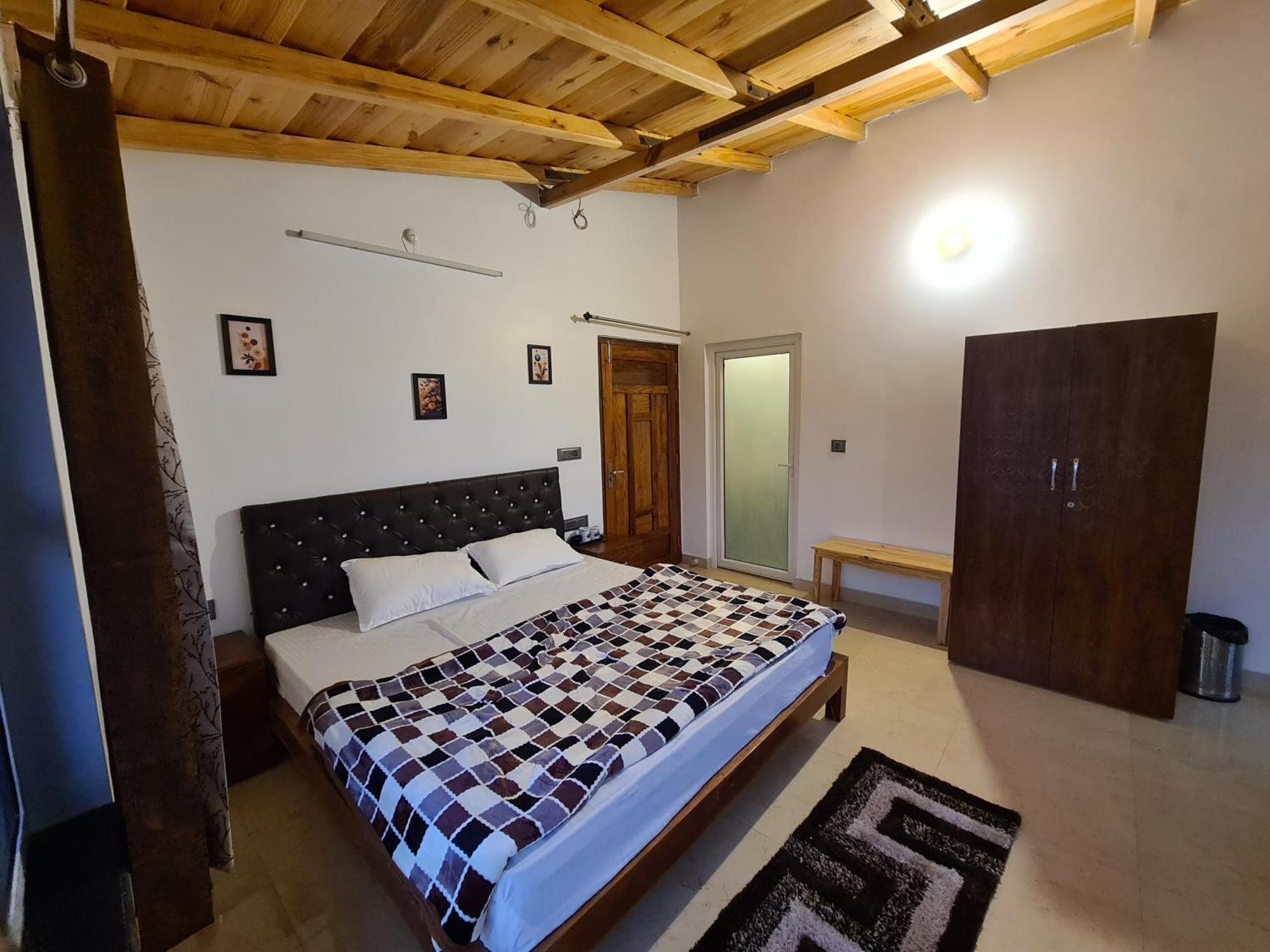 Hotel Abhi's Mukteshwar