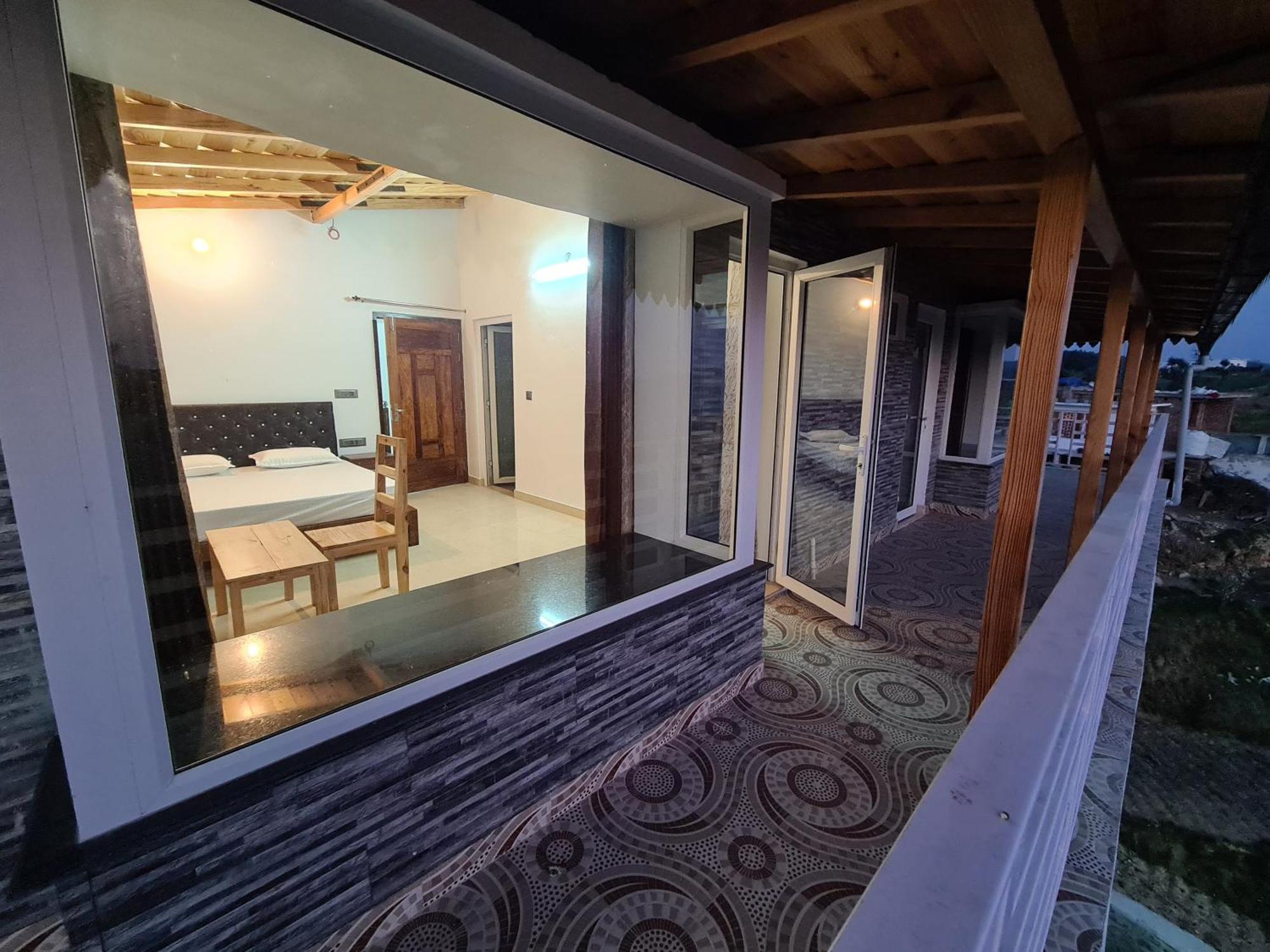 Abhi's Hotel 3*