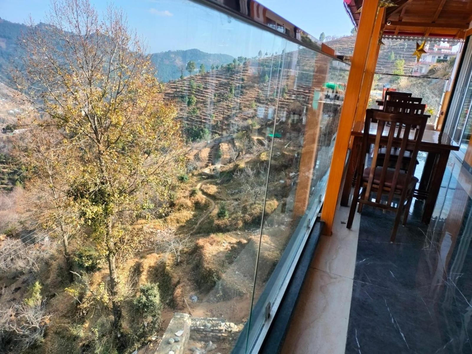 The White Mountaina Hotel