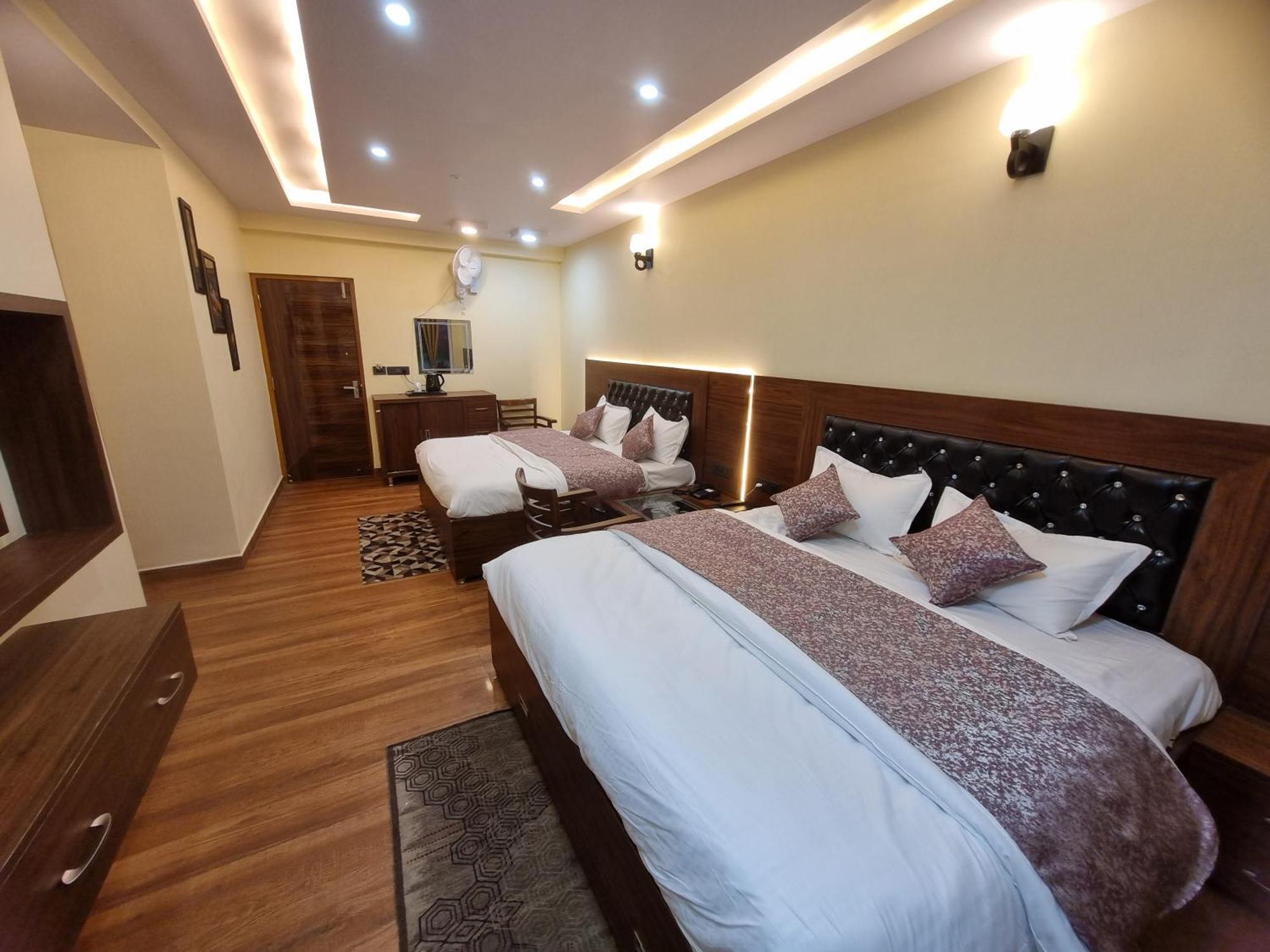 The White Mountaina Hotel Mukteshwar
