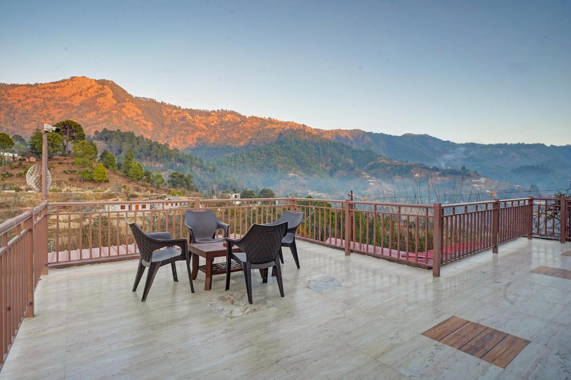 Villa Nature's Vibe - A 4bhk Plum Orchard *