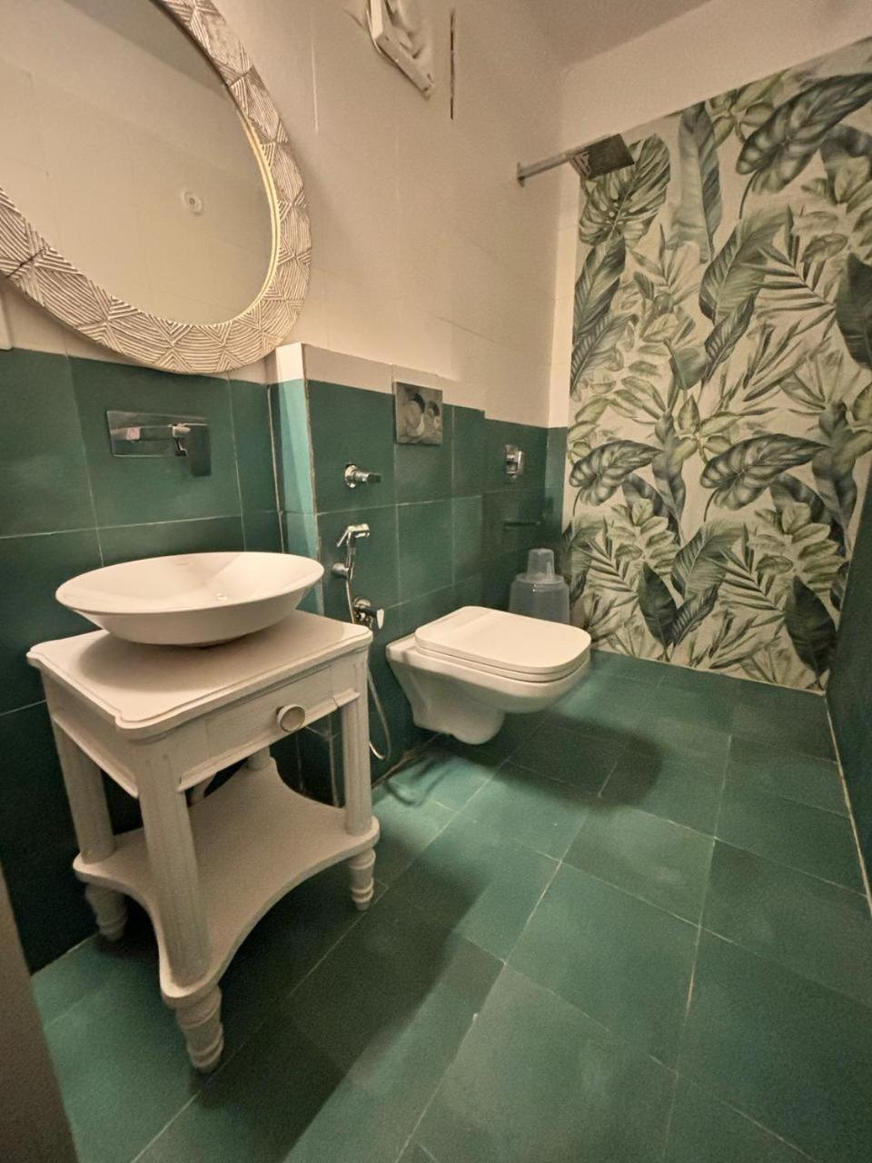 Exstasy - Bathtub & Cafe - Your Romantic & Cozy Getaway - Thhpsociety - Homestay