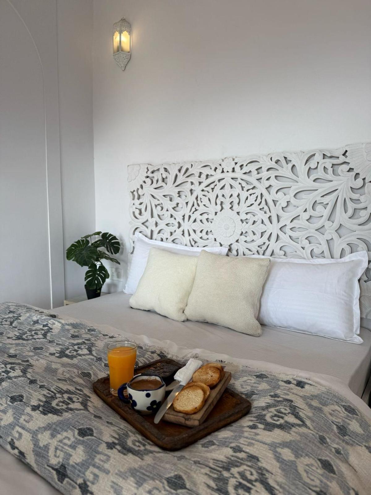 Exstasy - Bathtub & Cafe - Your Romantic & Cozy Getaway - Thhpsociety - Homestay *