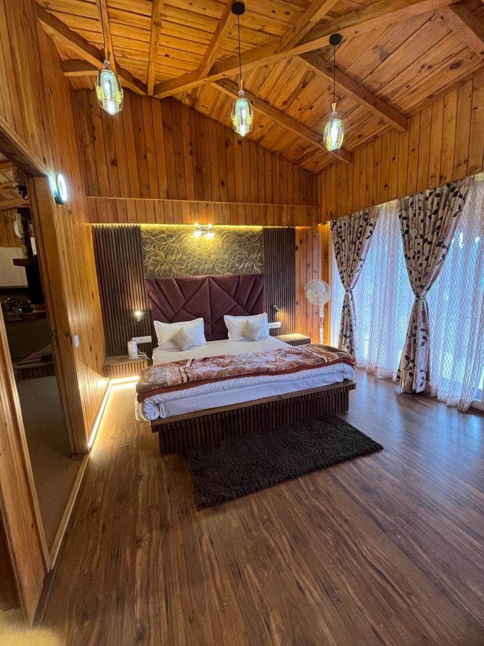 Qcent Club Resort Mukteshwar