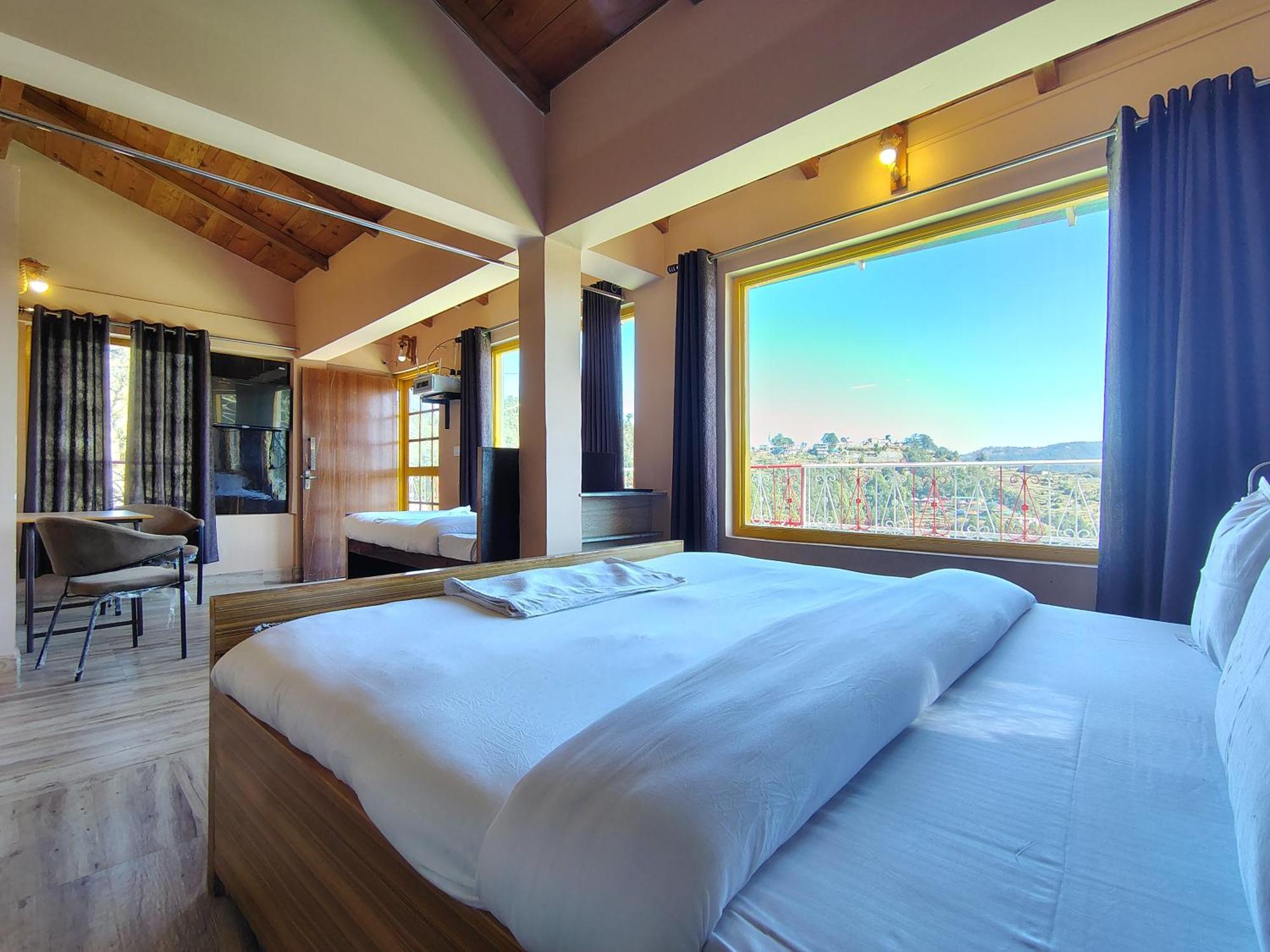 Hotel Commander 2*