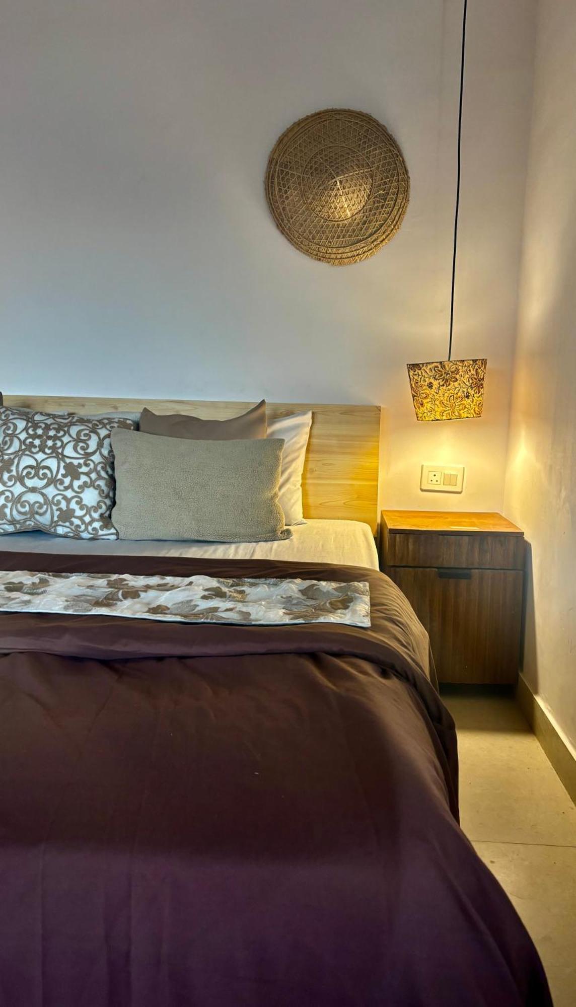 Nazaara -thhpsociety - - Witness The View From Your Bed * Mukteshwar