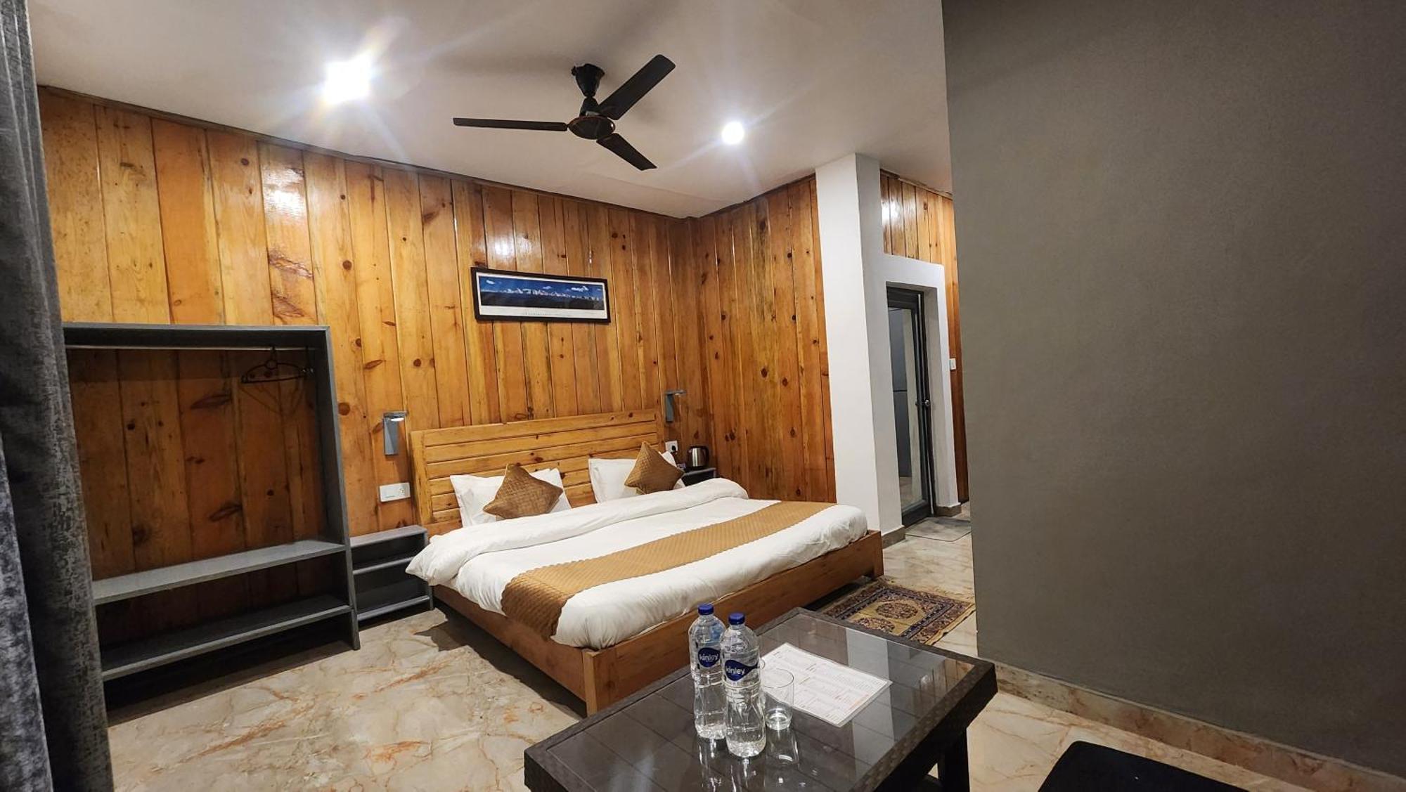 Resort Neelkanth Retreat