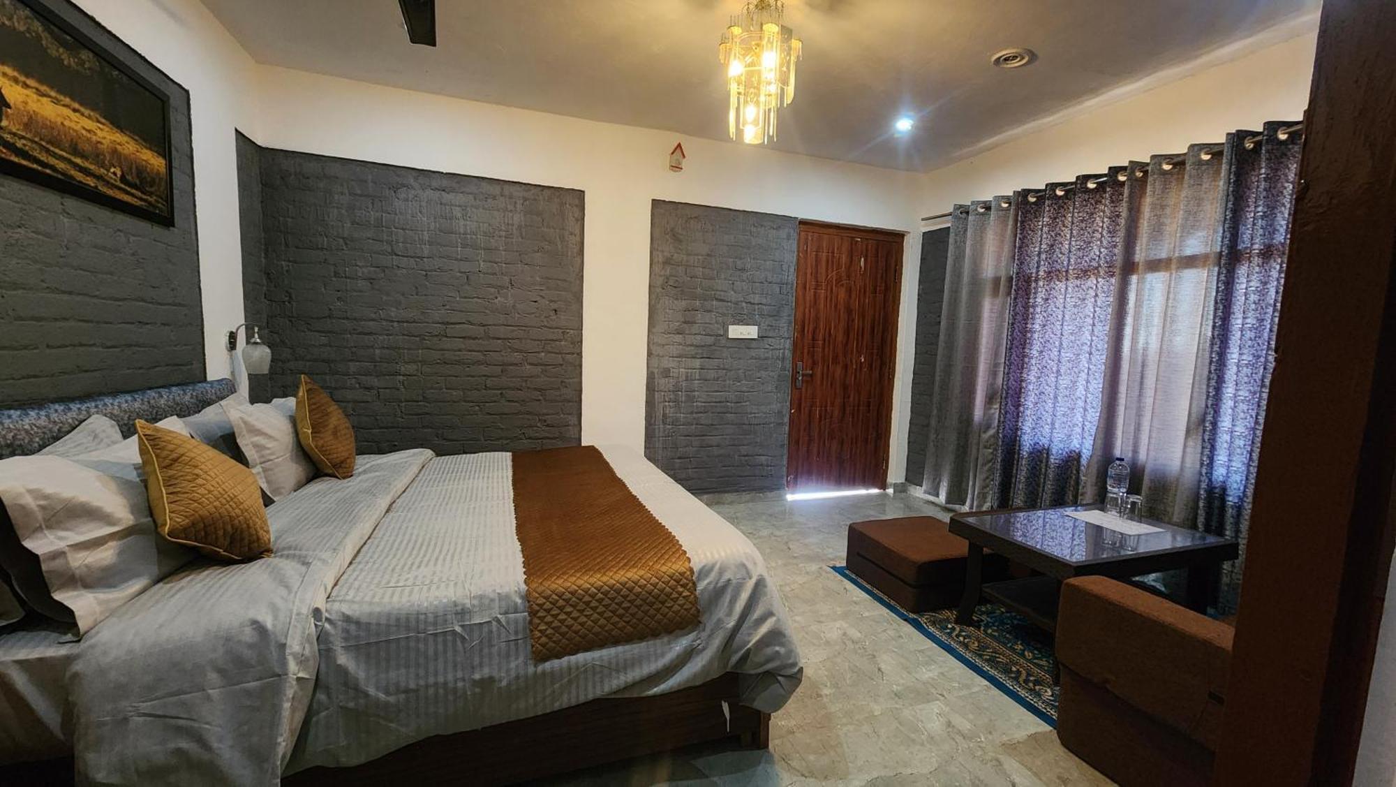 Neelkanth Retreat