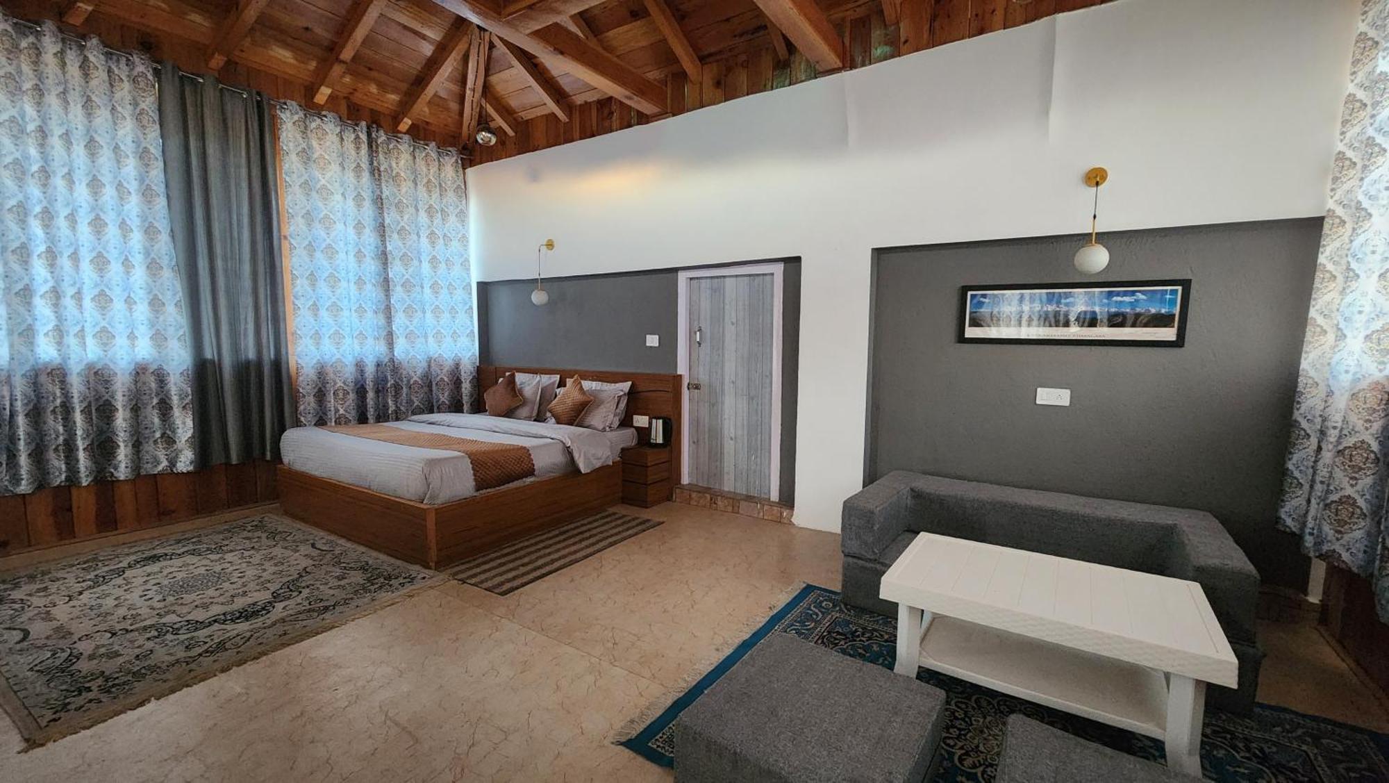 Resort Neelkanth Retreat