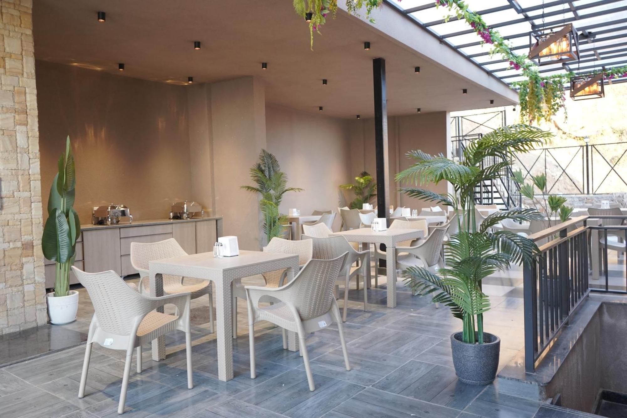 Uptown Kingdom The Luxury Hotel 4*