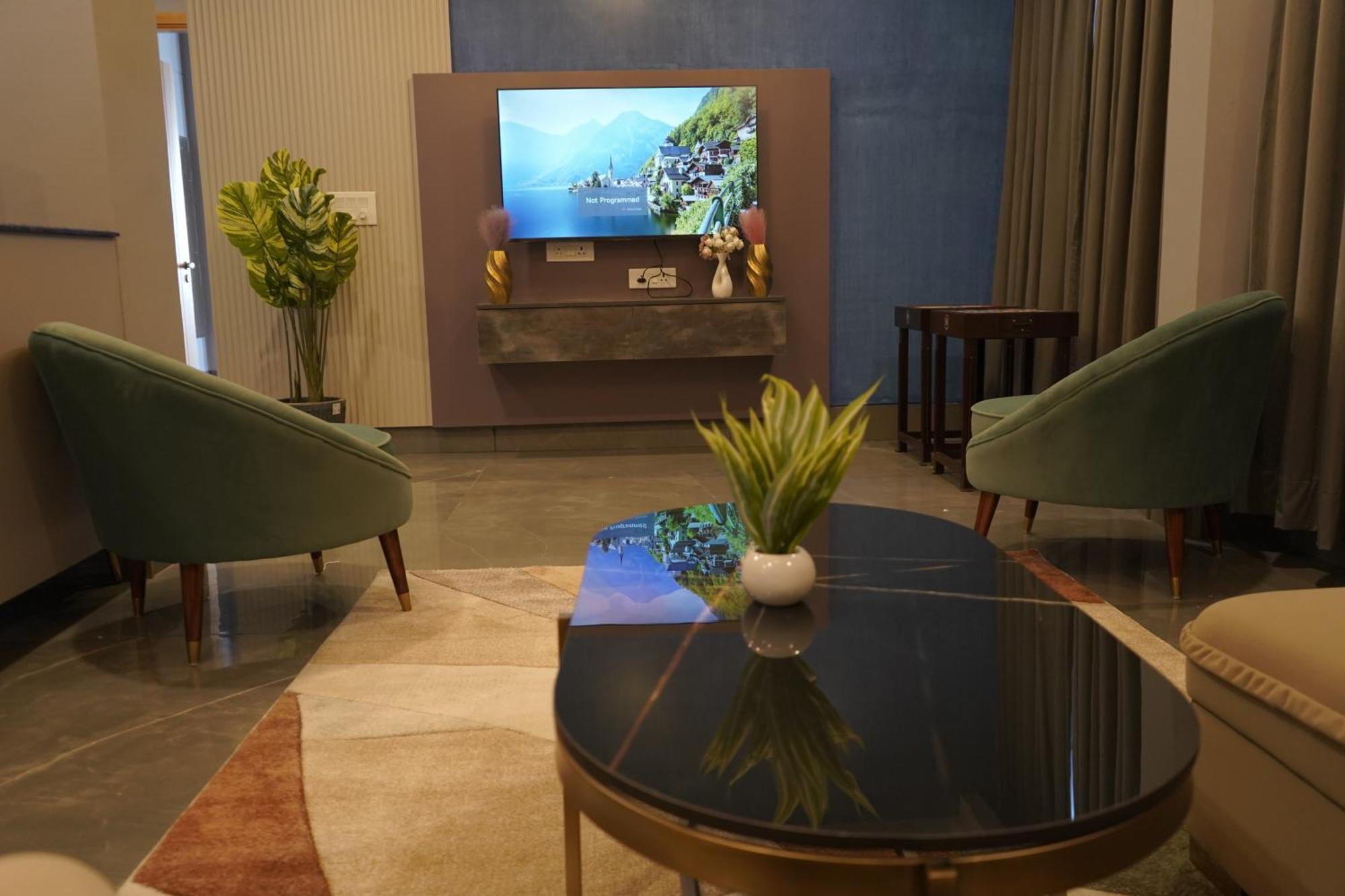 Hotel Uptown Kingdom The Luxury