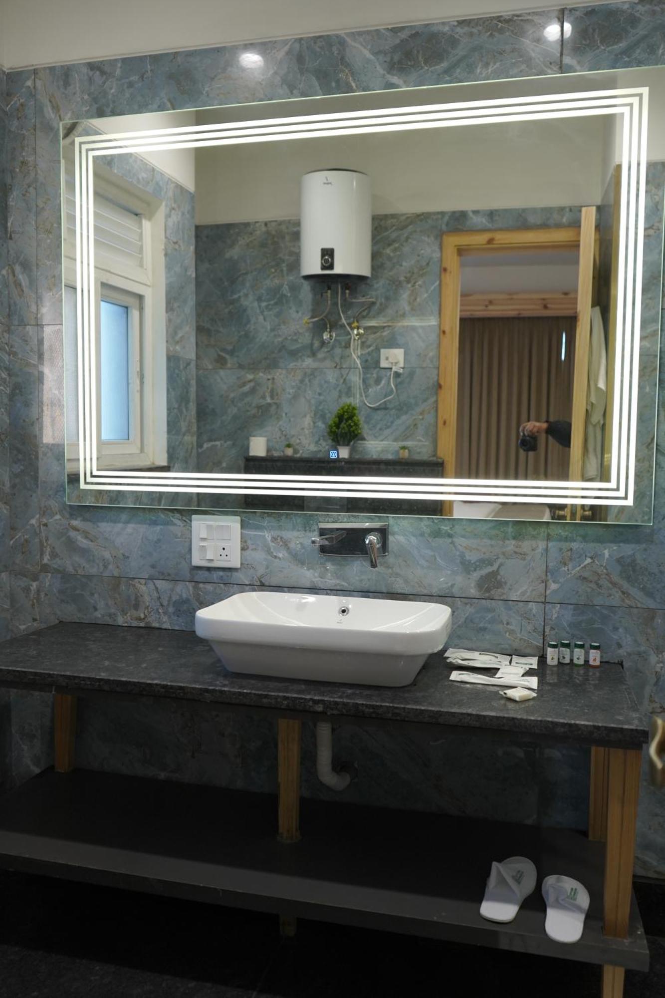 Uptown Kingdom The Luxury Hotel 4*