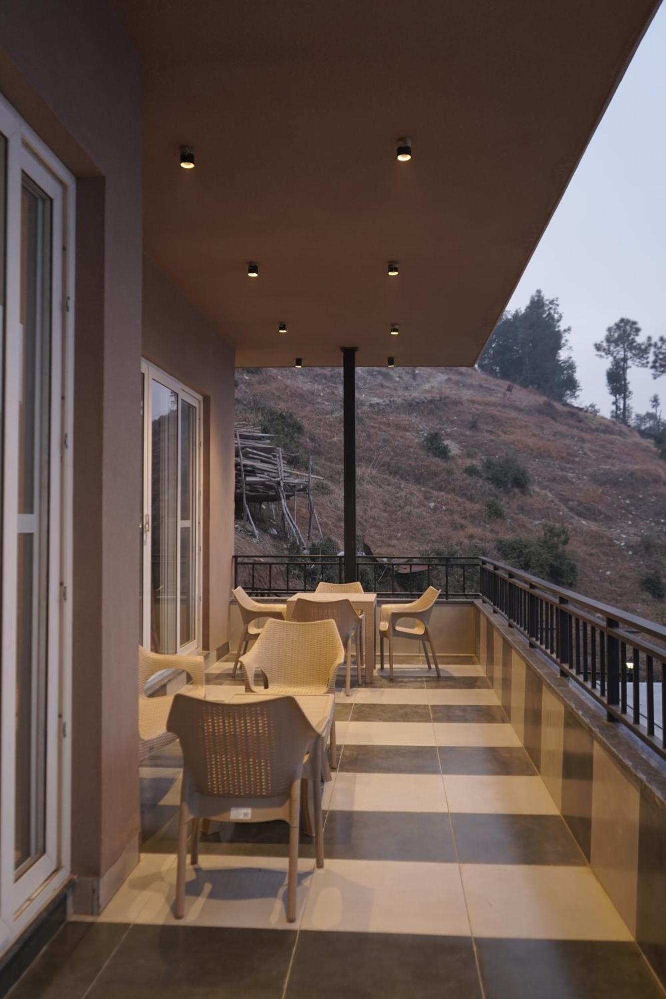 Hotel Uptown Kingdom The Luxury Mukteshwar
