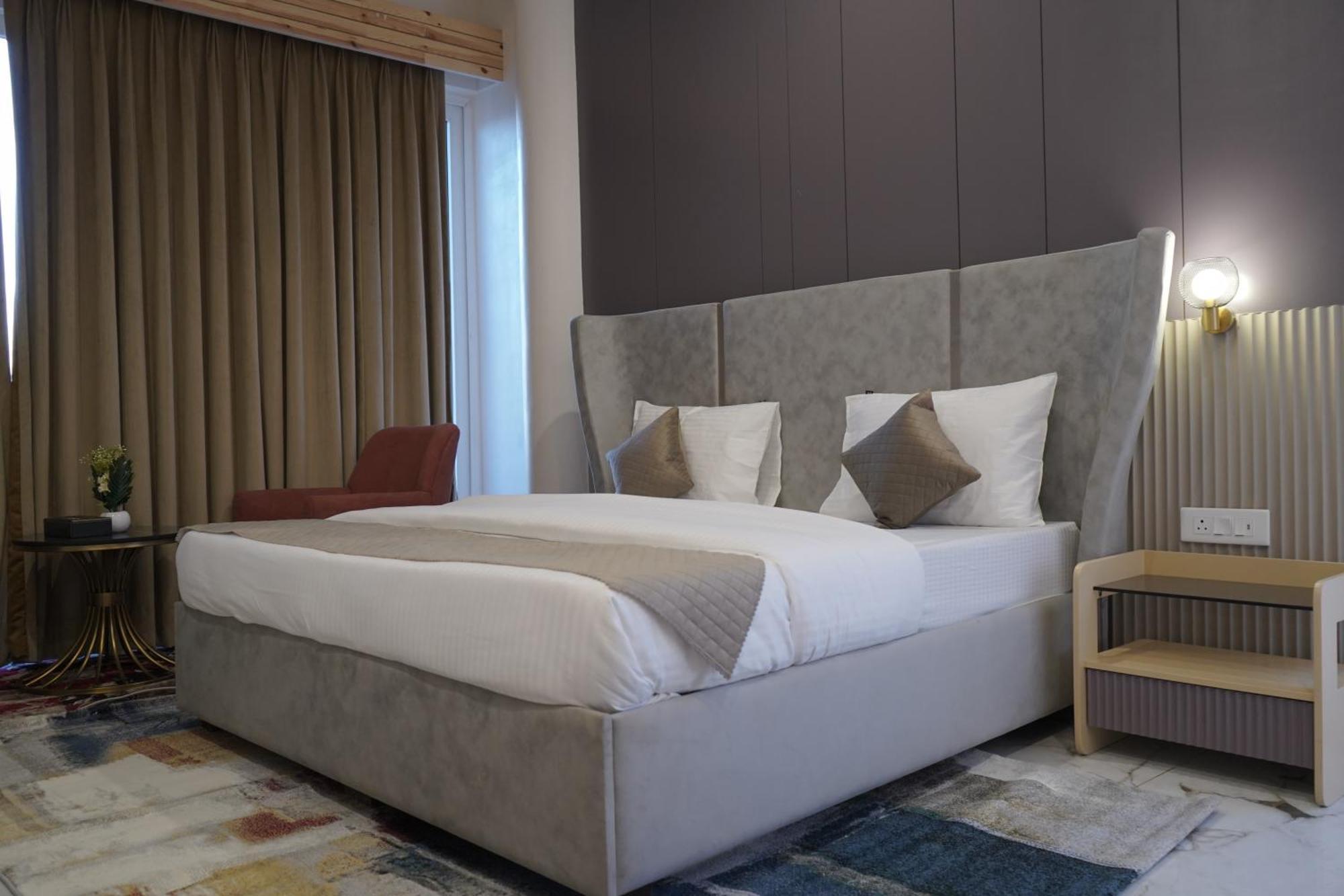 Uptown Kingdom The Luxury