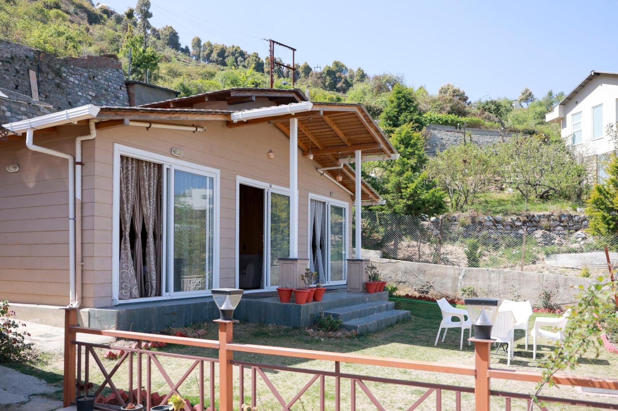 Qcent Club Resort Mukteshwar