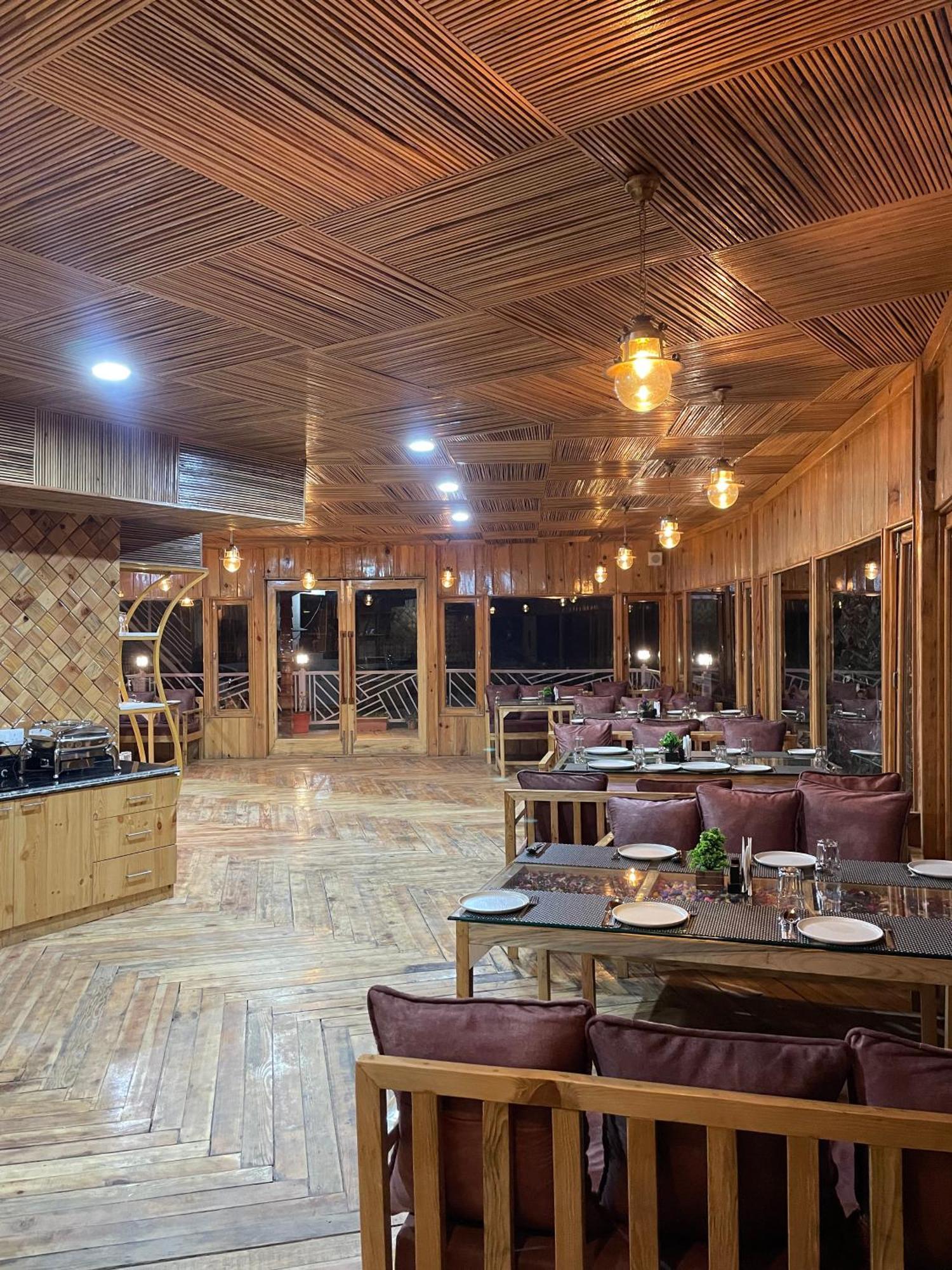 Hotel The Golden Castle Mukteshwar