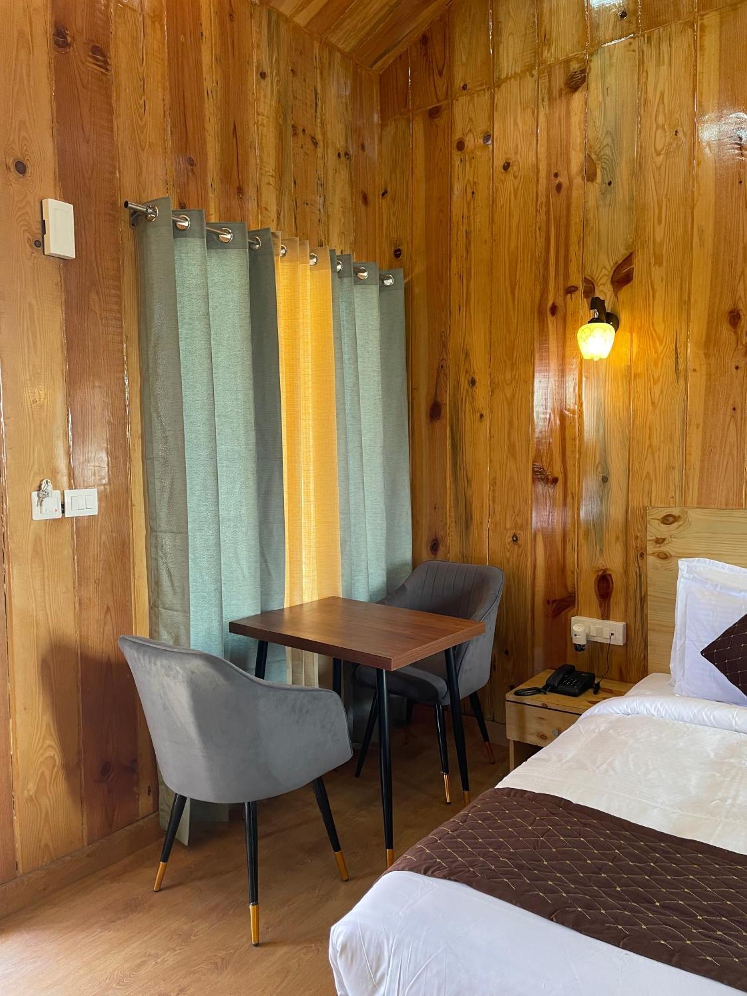 The Golden Castle Hotel 3*
