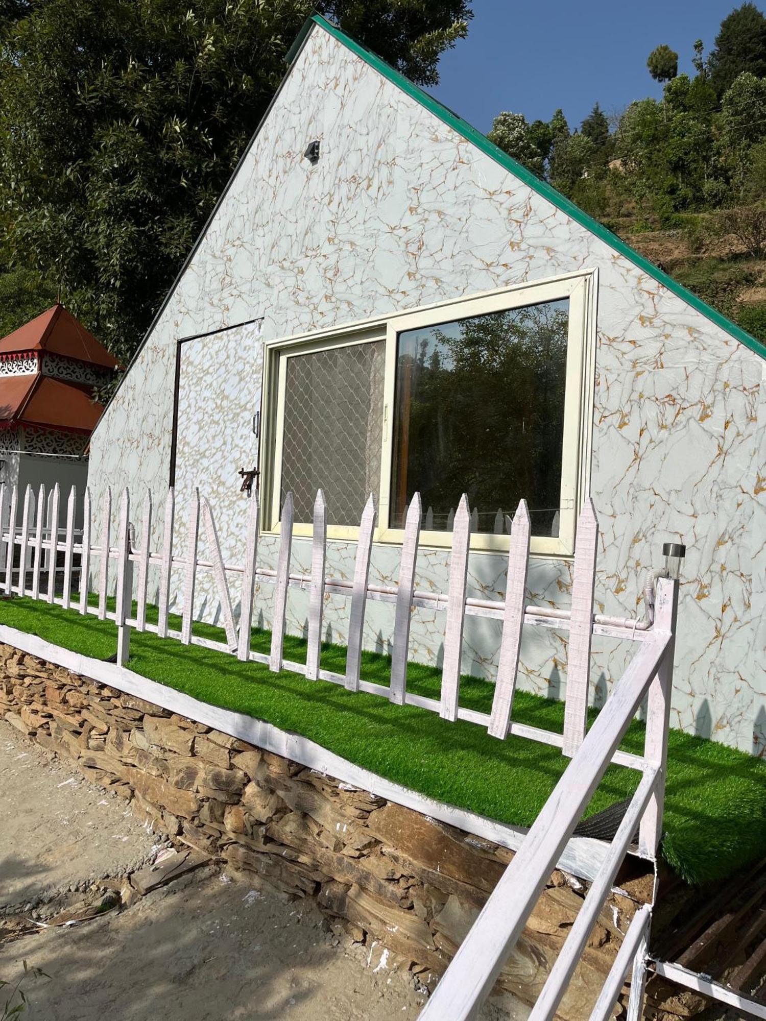The Rare One's - & Cafe Homestay Mukteshwar