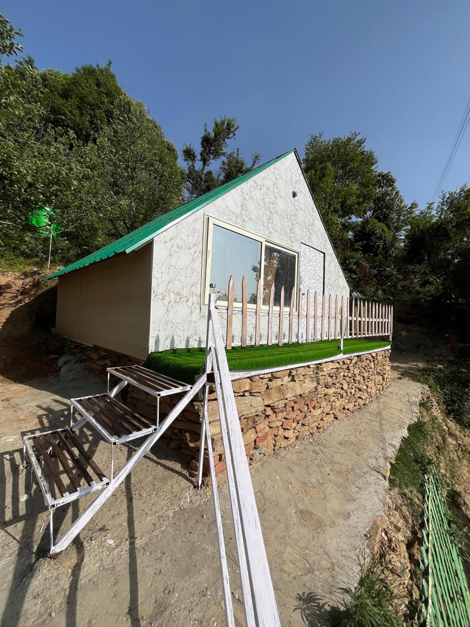 The Rare One's - & Cafe * Mukteshwar