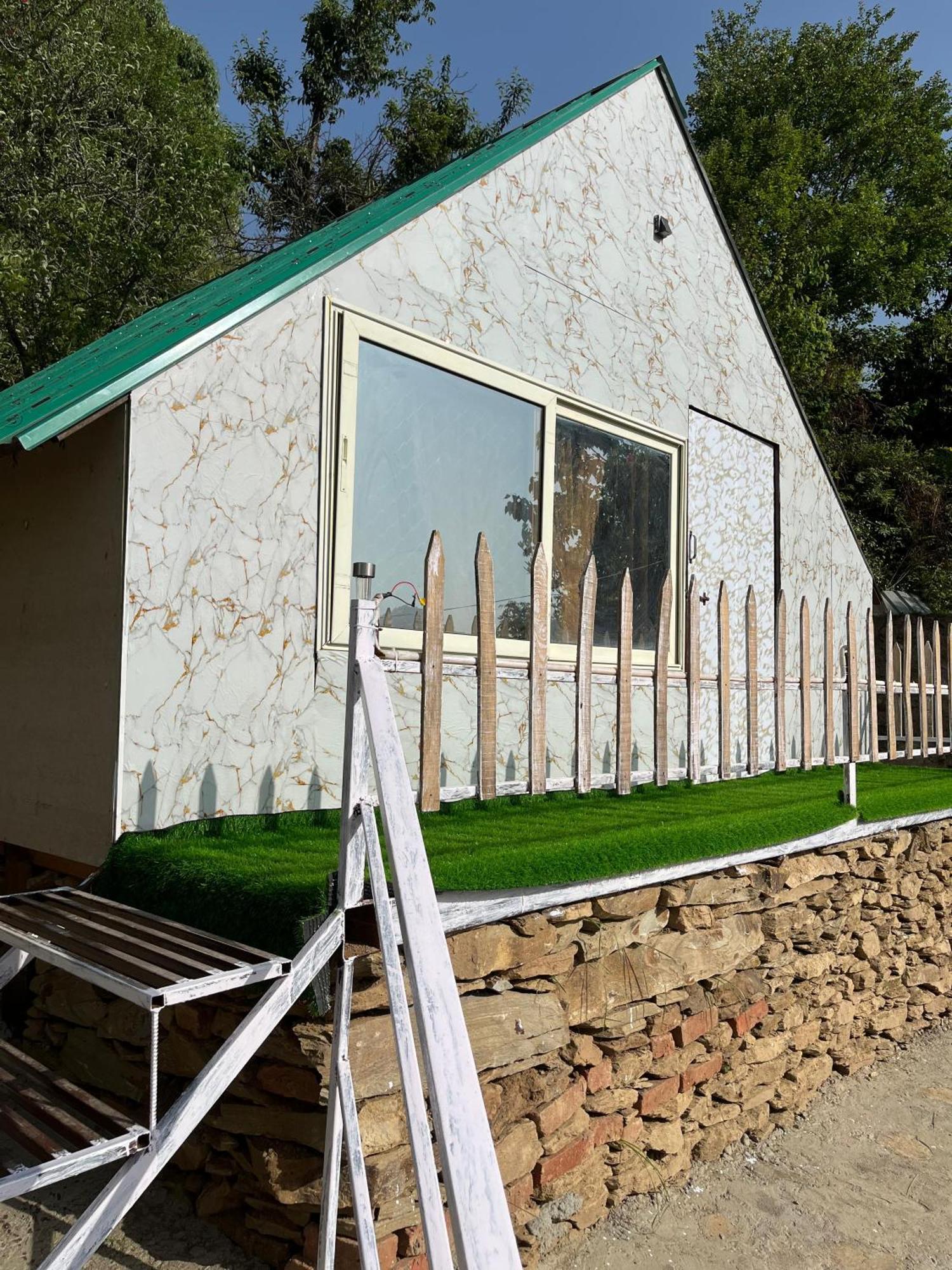 The Rare One's - & Cafe Mukteshwar