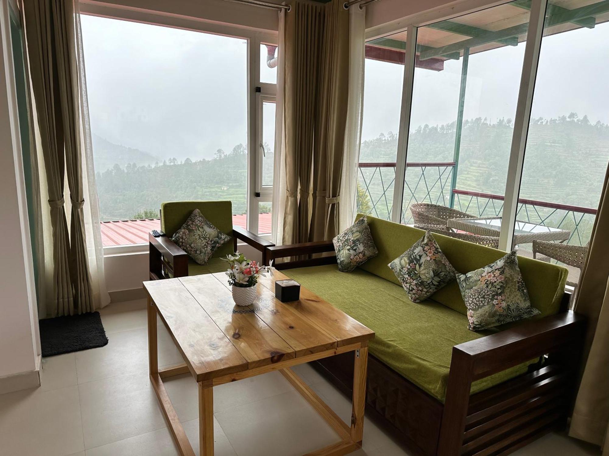 Adrushya Estates Luxury Suites, 3*
