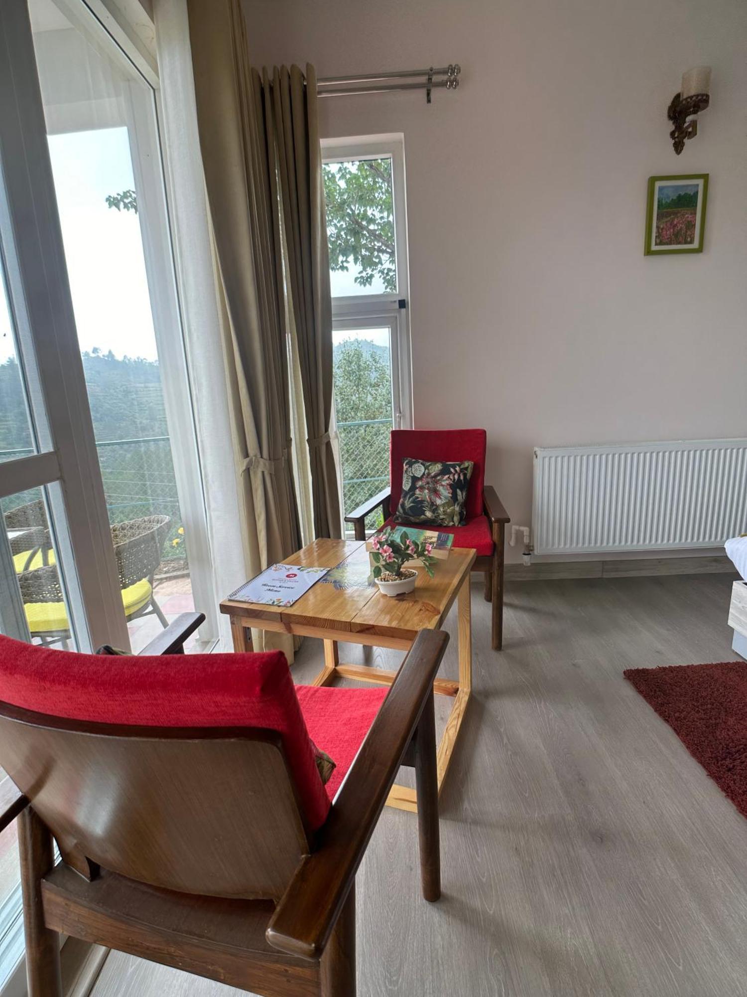 Adrushya Estates Luxury Suites, Hotel Mukteshwar