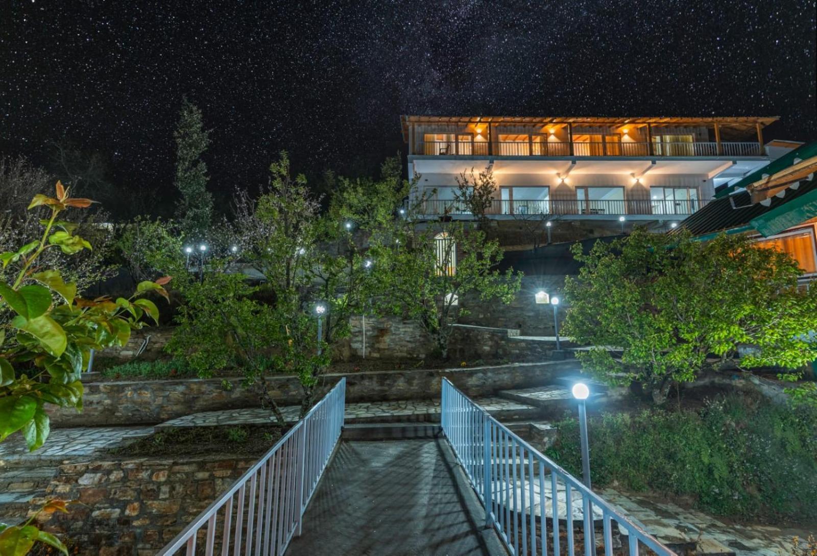 Resort Shree Parijat - Luxury In
