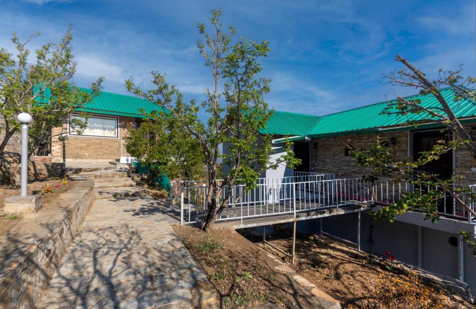 Shree Parijat - Luxury In Resort *