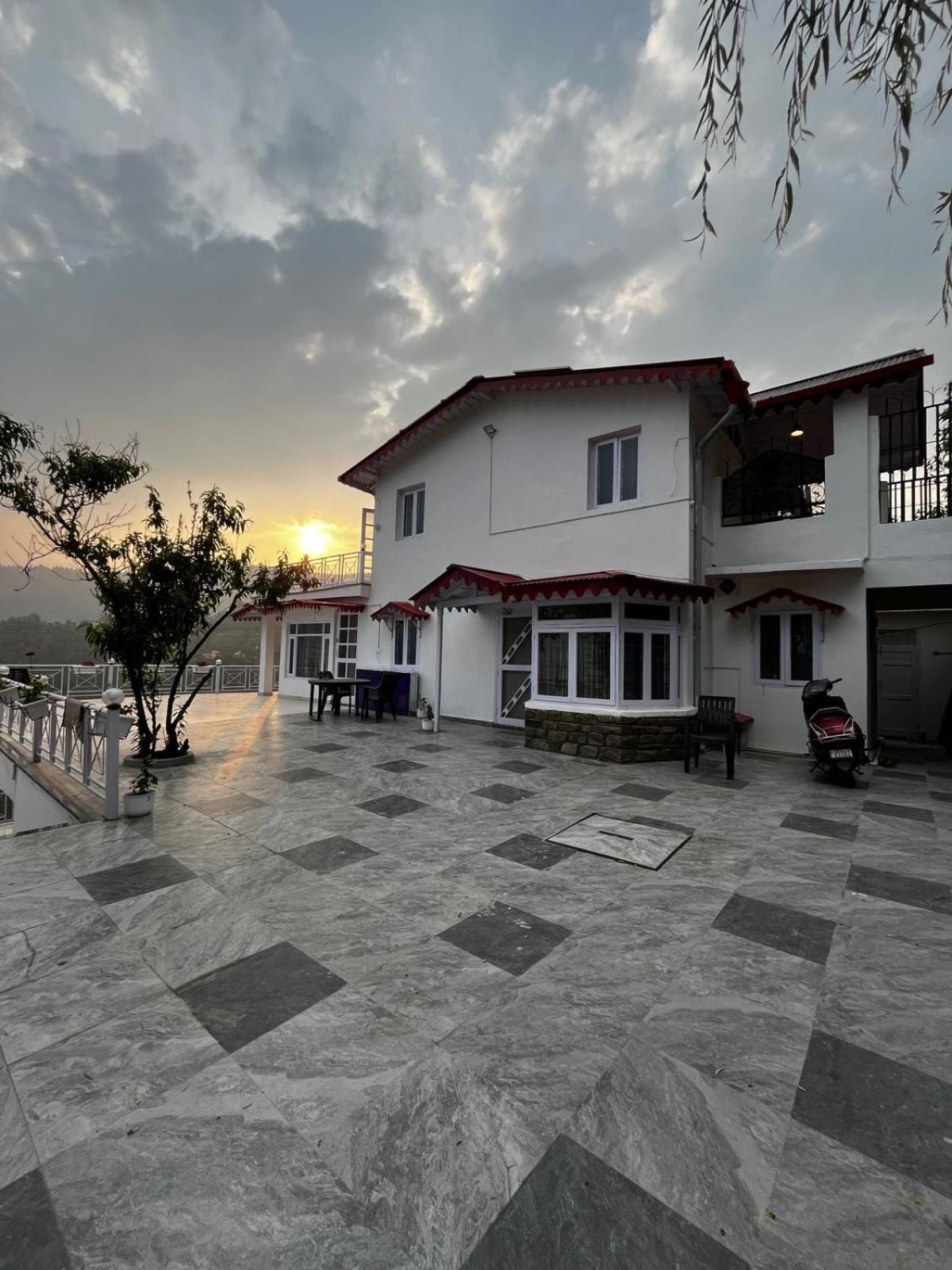 Bayberry * Mukteshwar