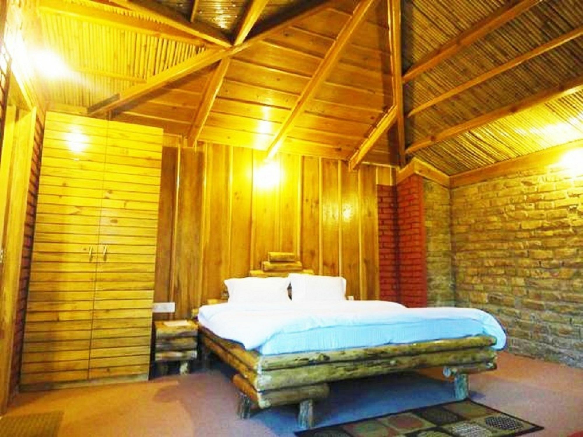 Hotel Trinetra Orchards