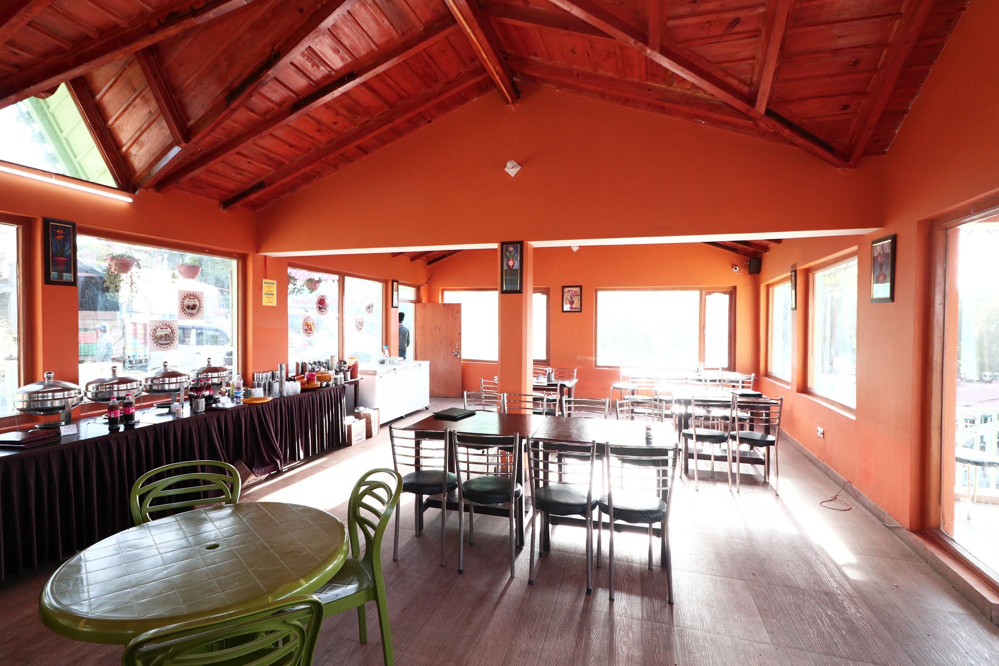 Oyo 15170 Maa Gauri Hotel